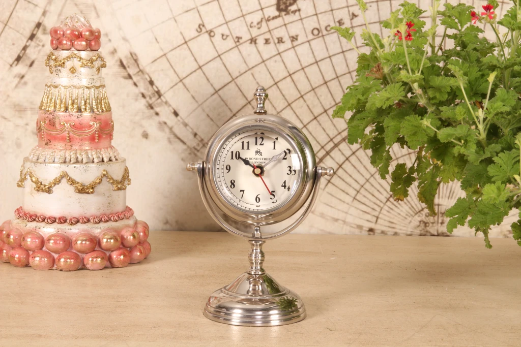 Horloge de table sur pied - argent - aluminium - 22 cm - 1 pièce